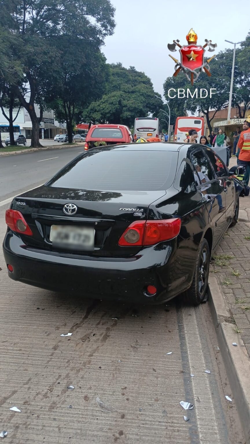 Acidente na Asa Sul deixa dois feridos em Brasília Acidente na Asa Sul deixa dois feridos em Brasília