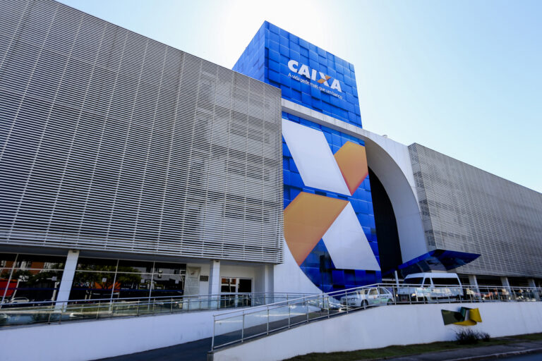 Ouro e Selic alta impulsionam penhor de joias na Caixa