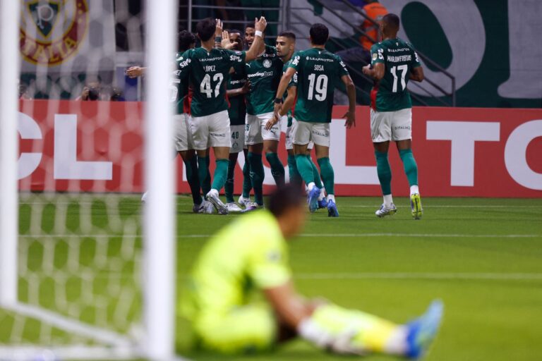 Palmeiras vence Bragantino e amplia invencibilidade de 11 jogos