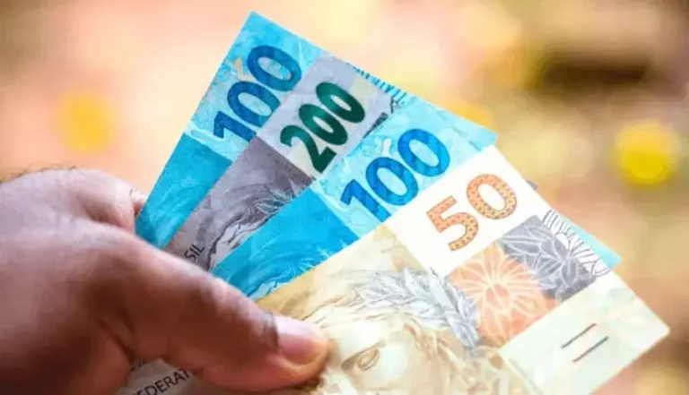Renda média recorde: brasileiro ganha R$ 3.367 em 2025