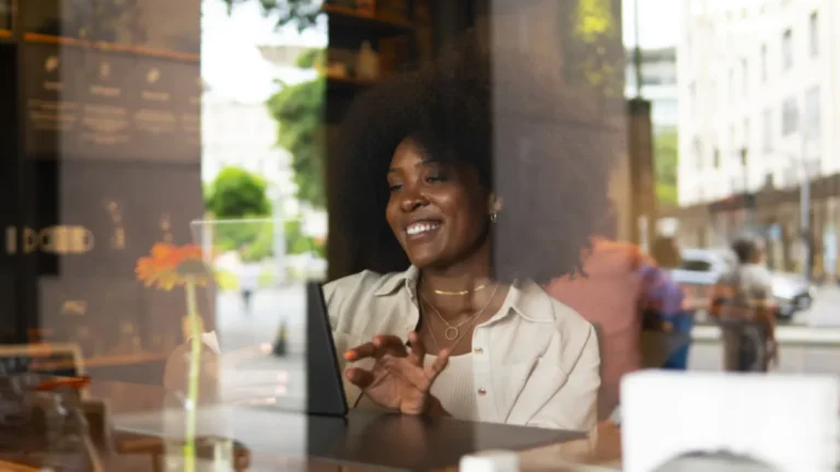 Escolaridade de empreendedoras negras cresce 16,8 p.p. em 13 anos