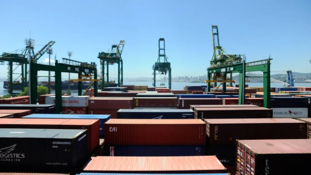 EUA taxam produtos brasileiros em 25%; Sebrae orienta novos mercados
